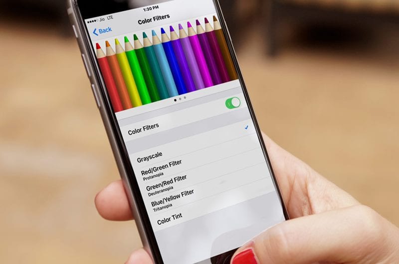 iPhoneまたはiPadでカラーフィルターを有効にする方法